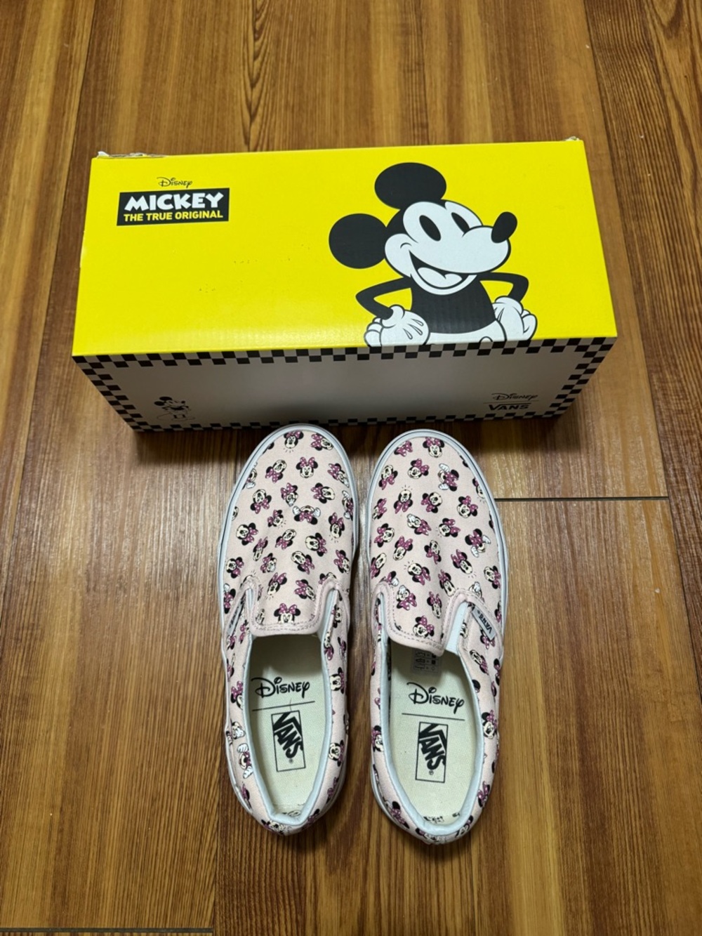 Disney x Vans Pink Minnie Mouse Slip-On Shoes